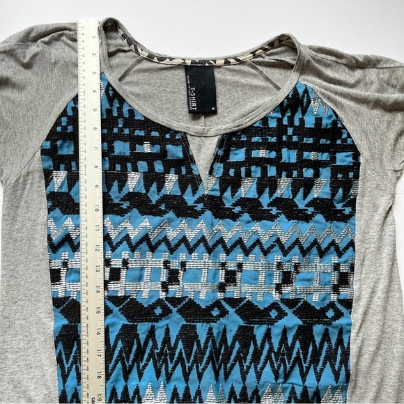 Dolan T-Shirt Anthropologie Blue & Gray  Lamai Embroidered Top Southwestern Sz M - Picture 8 of 15
